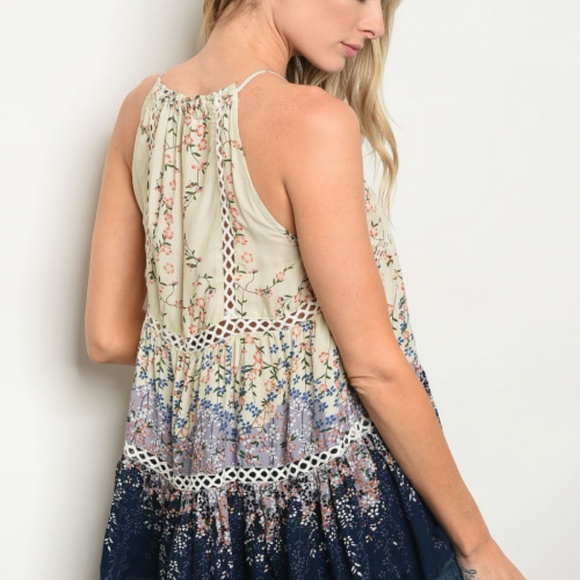 Cream & Navy Floral Top - Picture 2 of 4